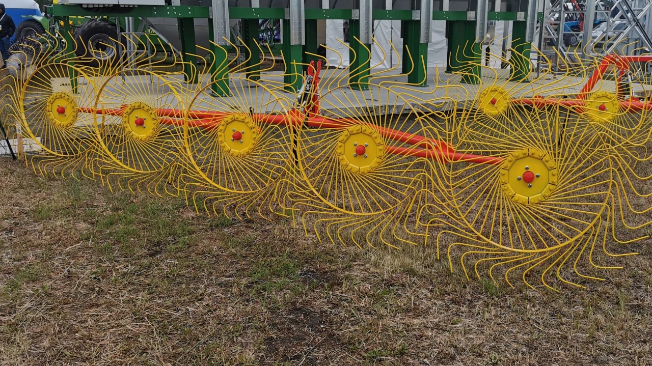 ГКП-3,3-Н-7 Грабли колесно-пальцевые навесные #1