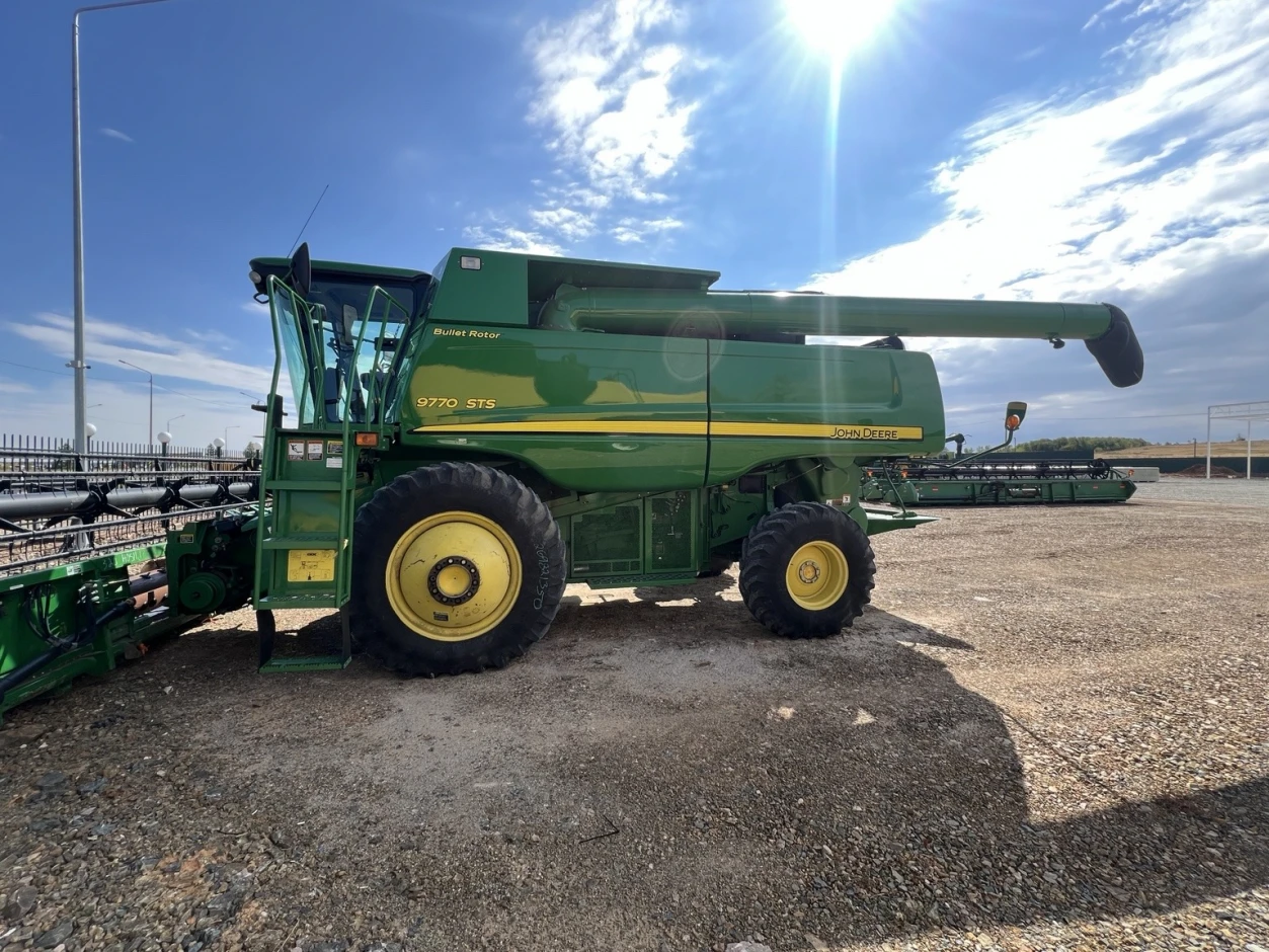 Продаётся John Deere 9770 STS, 2009 года. #3