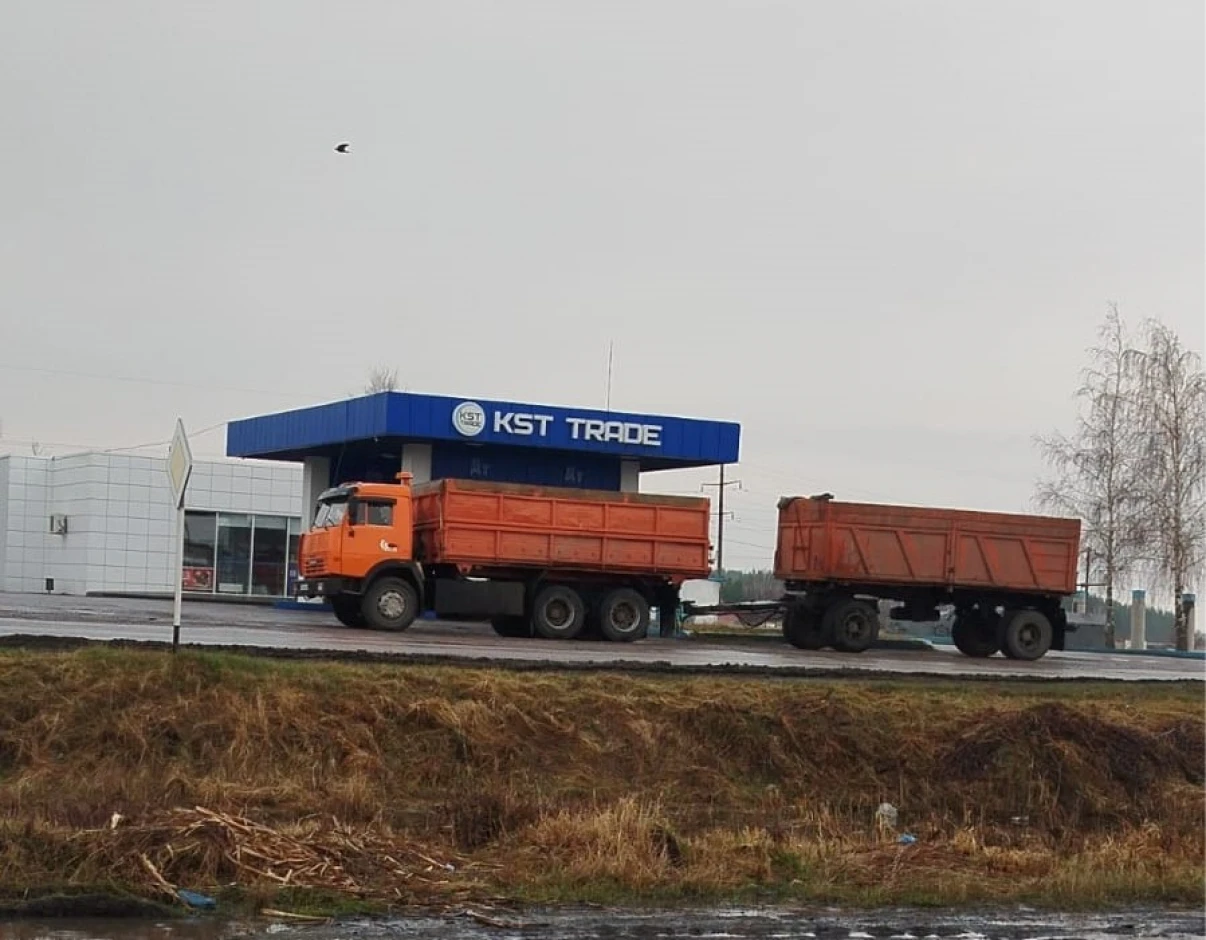 Grain truck with trailer. #1