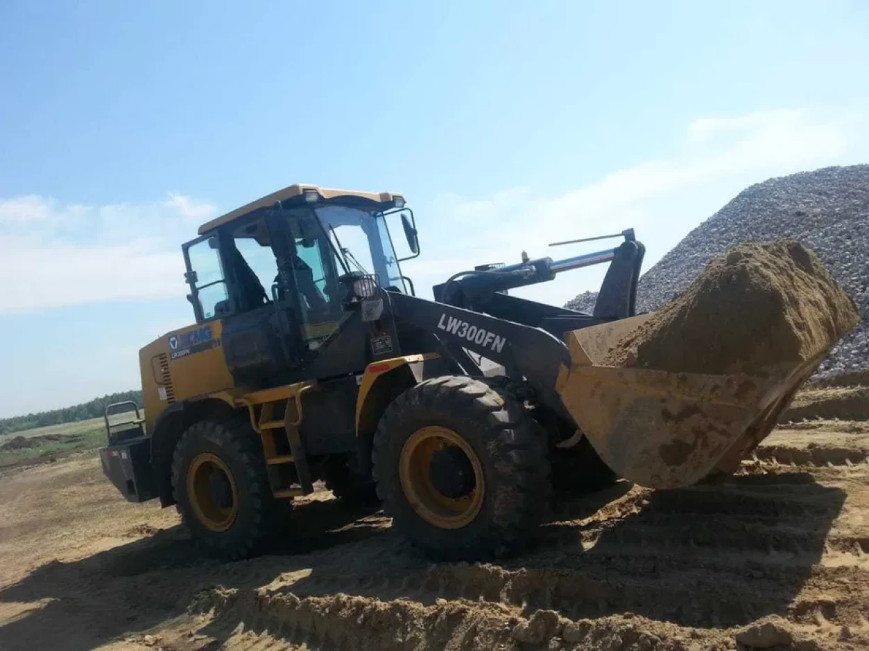 Услуги/аренда фронтального погрузчика 3 тн, 2 м3 #2