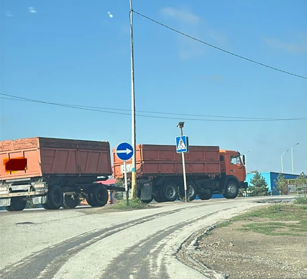 Grain truck with trailer. #2