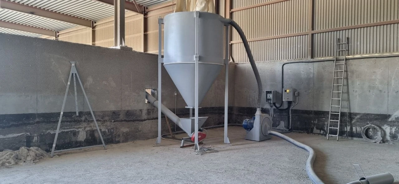 DMP-7 grain crusher with pneumatic intake. #3