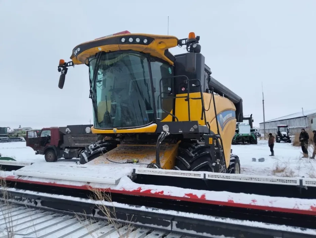 Комбайн New Holland CX6.90 #3