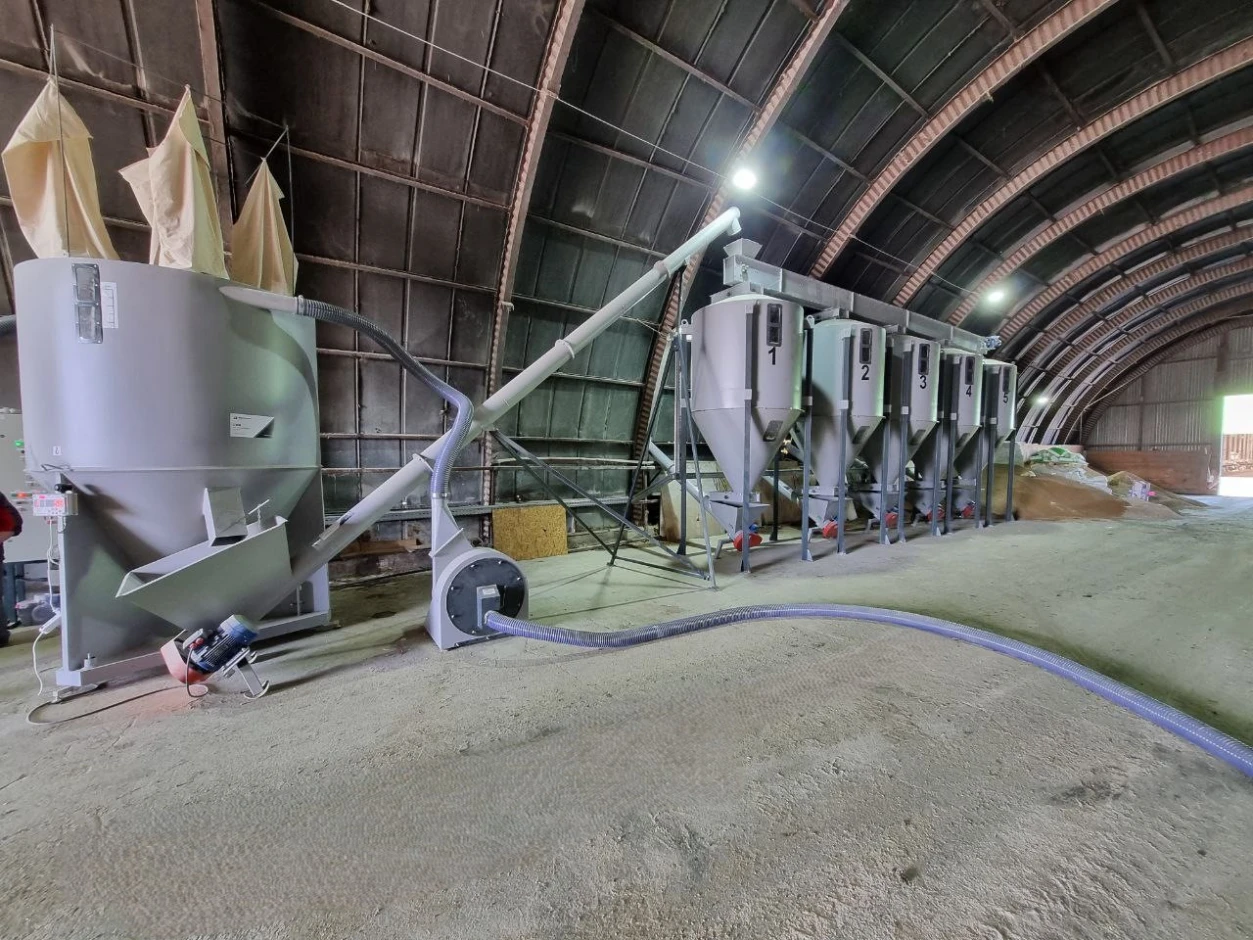DMP-7 grain crusher with pneumatic intake. #4