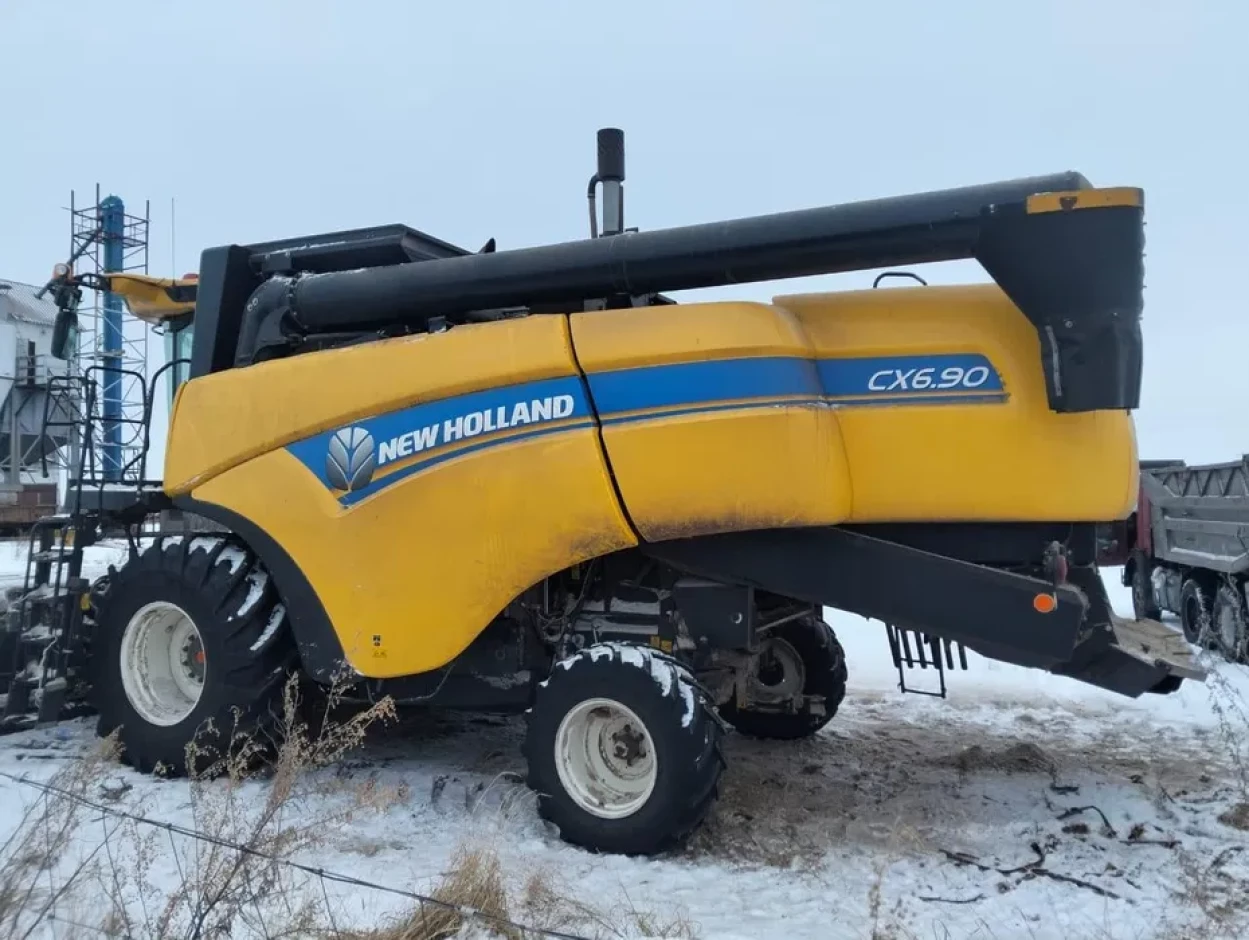 Комбайн New Holland CX6.90 #2